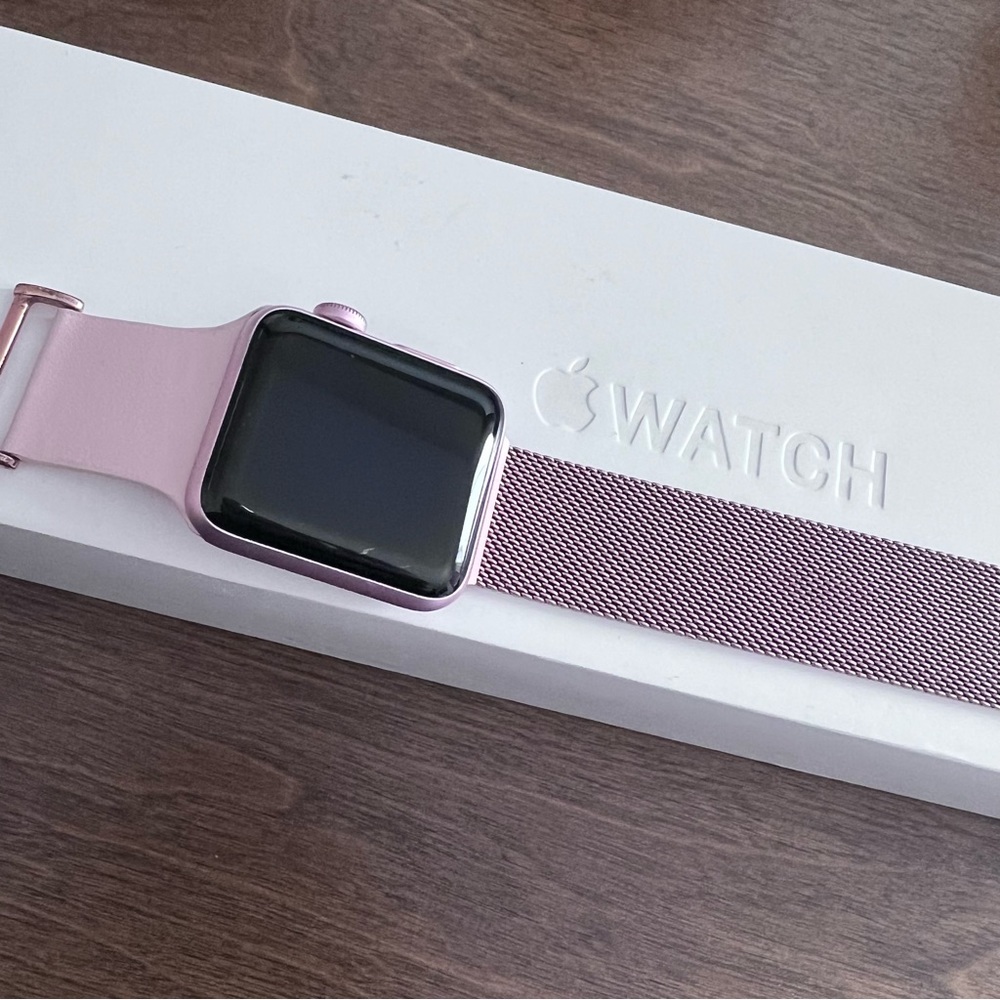 Apple iWatch Series 38mm Rose Gold Aluminium Case